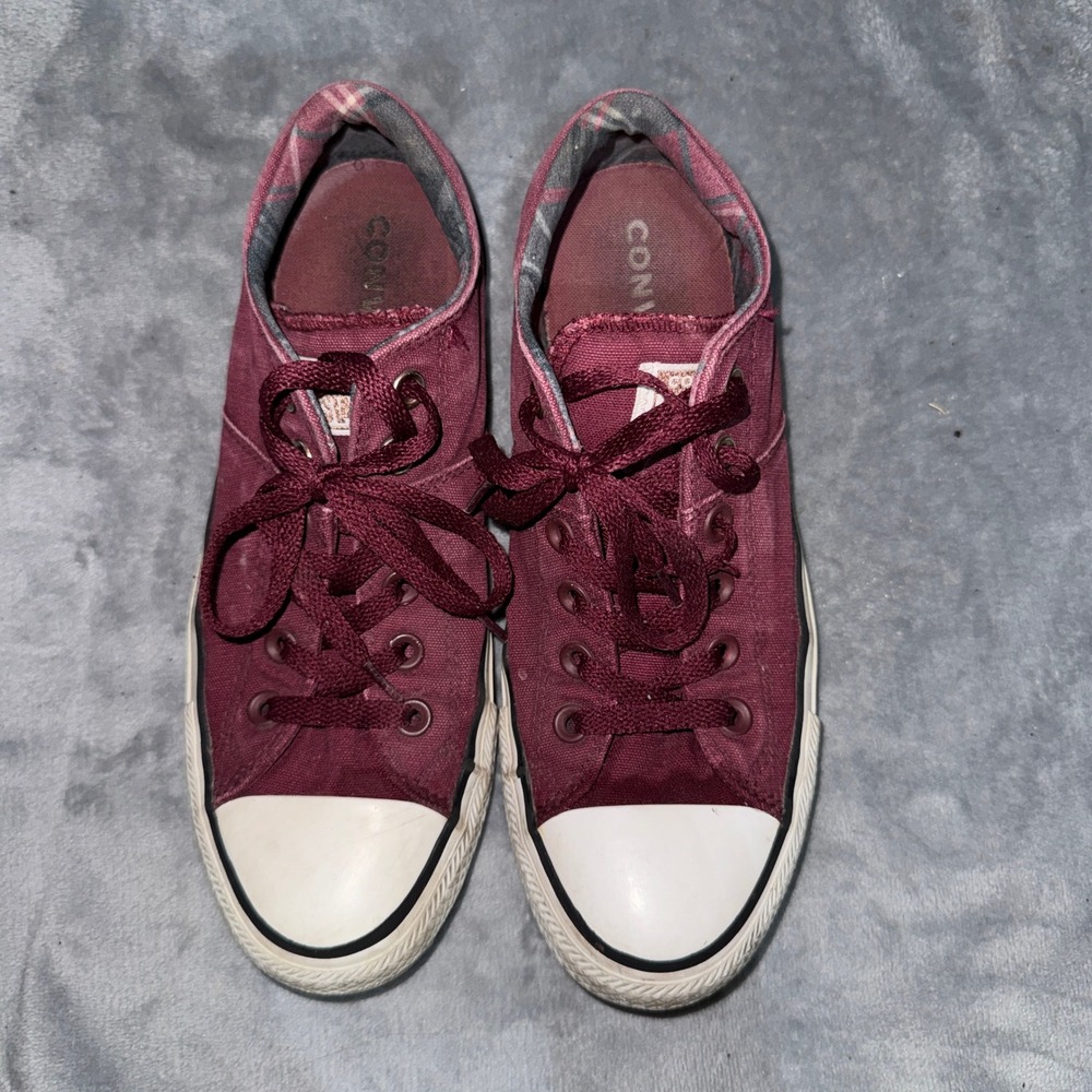 Converse Women Madison Low Top Sneaker 9 Burgundy Plaid Lining 561739F